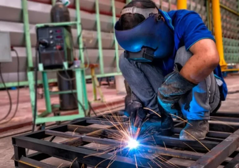 carpinternia-metalica-01-jpg (1)